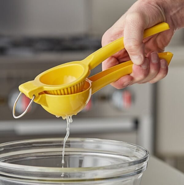 Handheld Citrus Squeezer Yellow